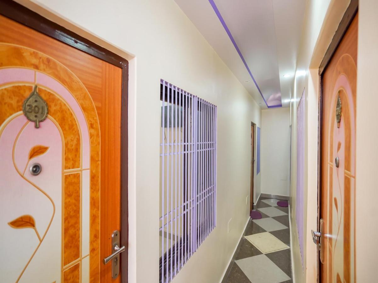 Oyo 75627 New Ankit Guest House Váránaszi Kültér fotó