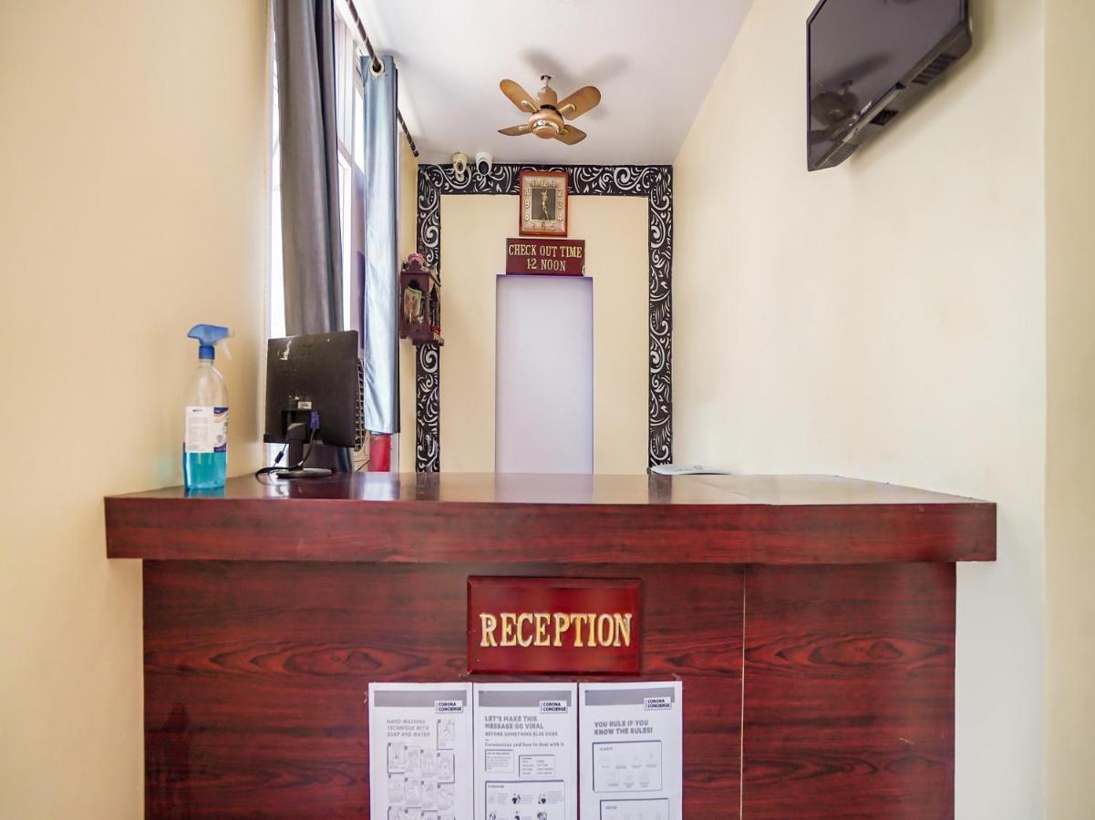 Oyo 75627 New Ankit Guest House Váránaszi Kültér fotó