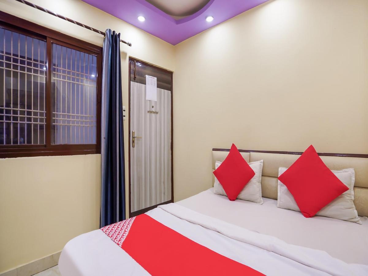 Oyo 75627 New Ankit Guest House Váránaszi Kültér fotó