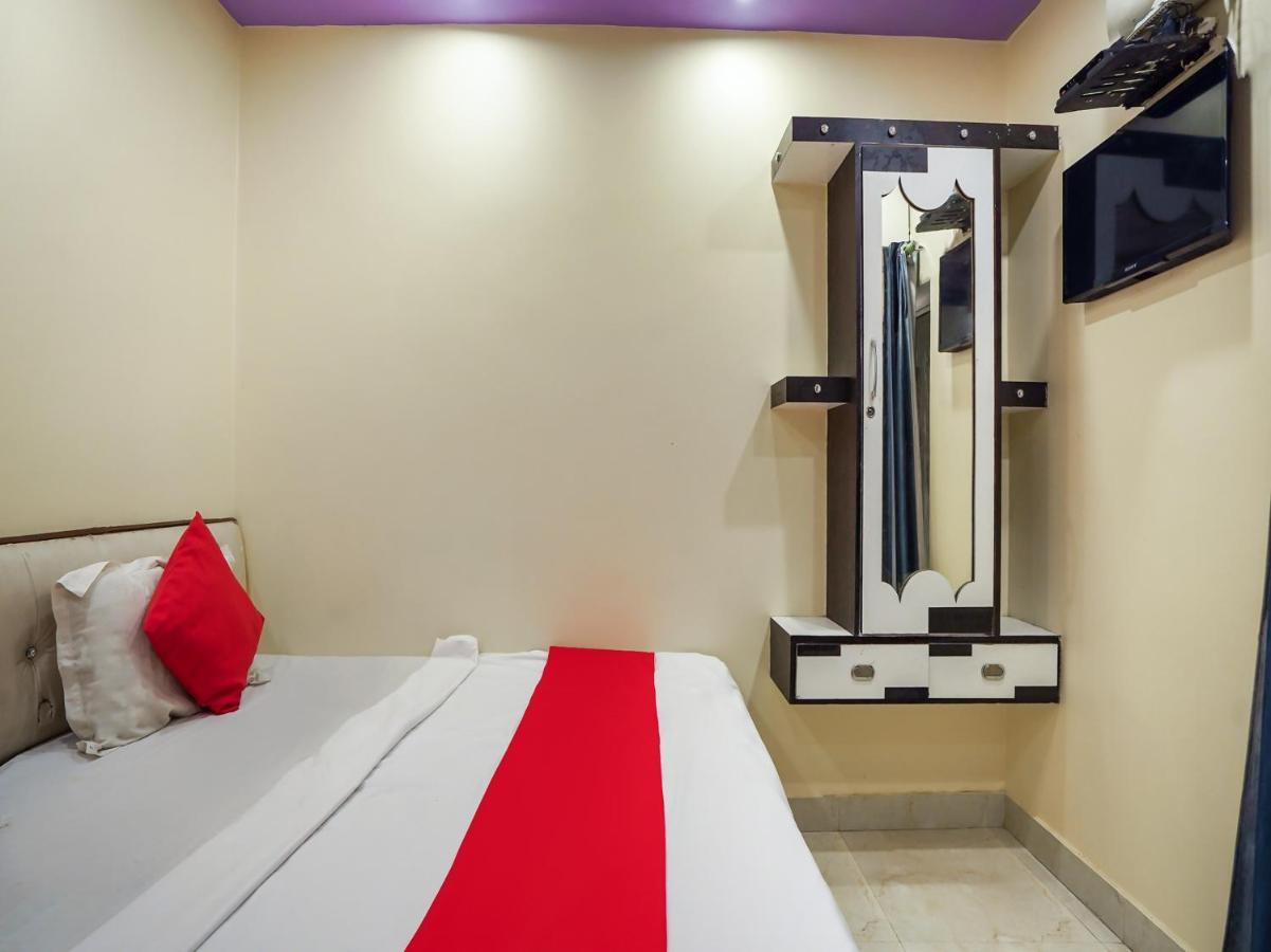 Oyo 75627 New Ankit Guest House Váránaszi Kültér fotó