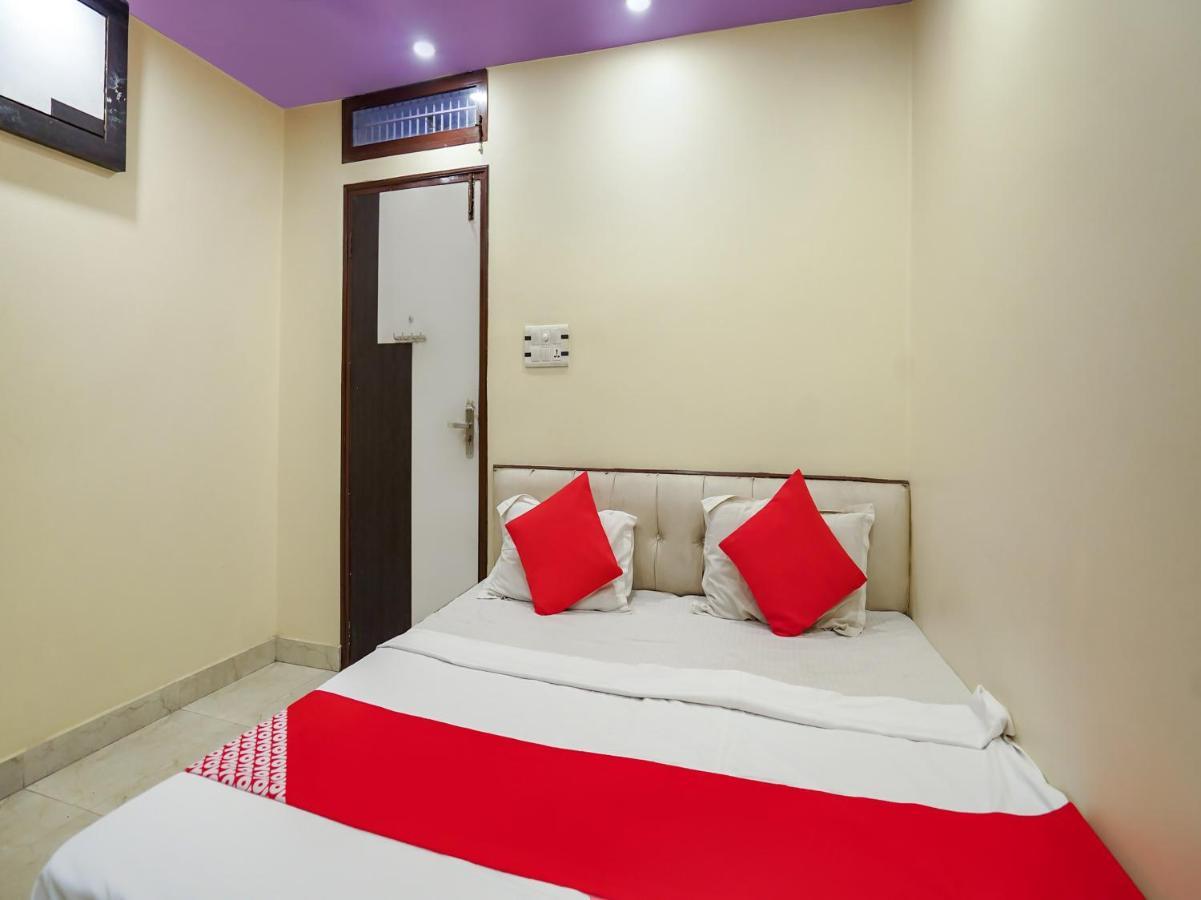 Oyo 75627 New Ankit Guest House Váránaszi Kültér fotó
