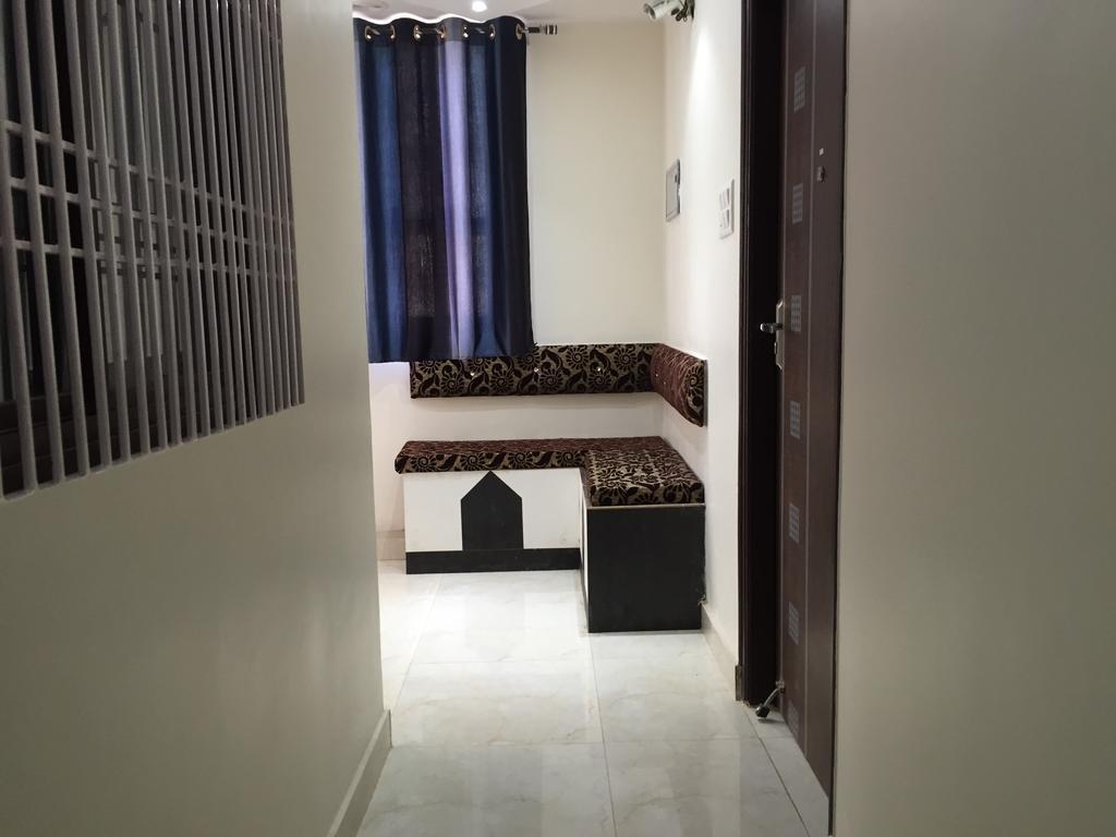 Oyo 75627 New Ankit Guest House Váránaszi Kültér fotó