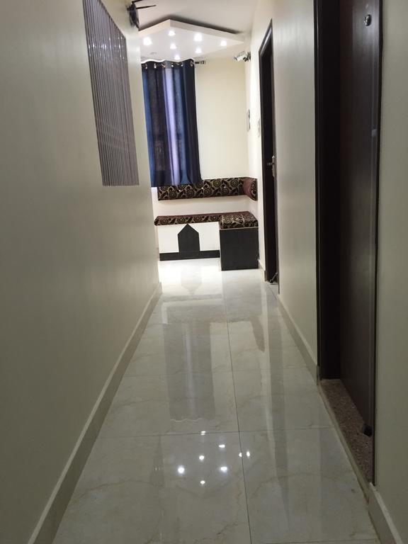 Oyo 75627 New Ankit Guest House Váránaszi Kültér fotó