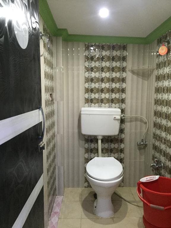 Oyo 75627 New Ankit Guest House Váránaszi Kültér fotó