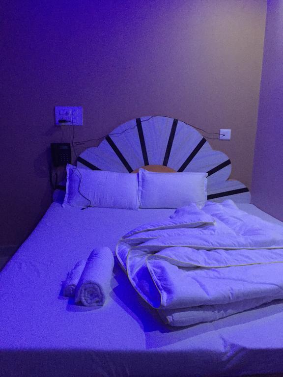 Oyo 75627 New Ankit Guest House Váránaszi Kültér fotó