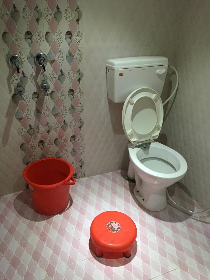 Oyo 75627 New Ankit Guest House Váránaszi Kültér fotó