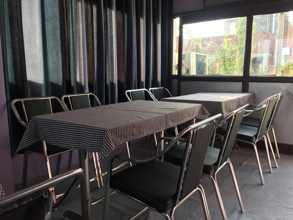 Oyo 75627 New Ankit Guest House Váránaszi Kültér fotó